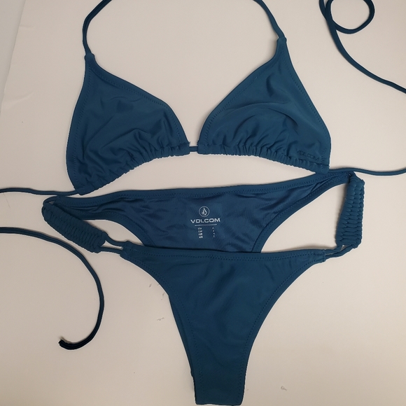 NWOT VOLCOM BIKINI IN TEAL BRAZILIAN CUT L/M - Picture 1 of 6